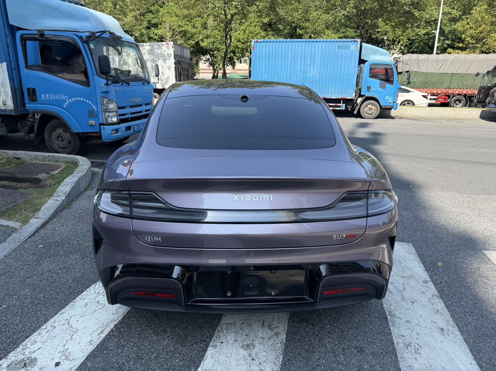 MI SU7 2025 immagine di auto #7