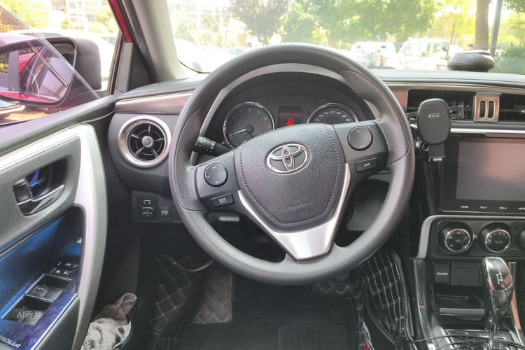 Toyota Corolla 2018 car image #12