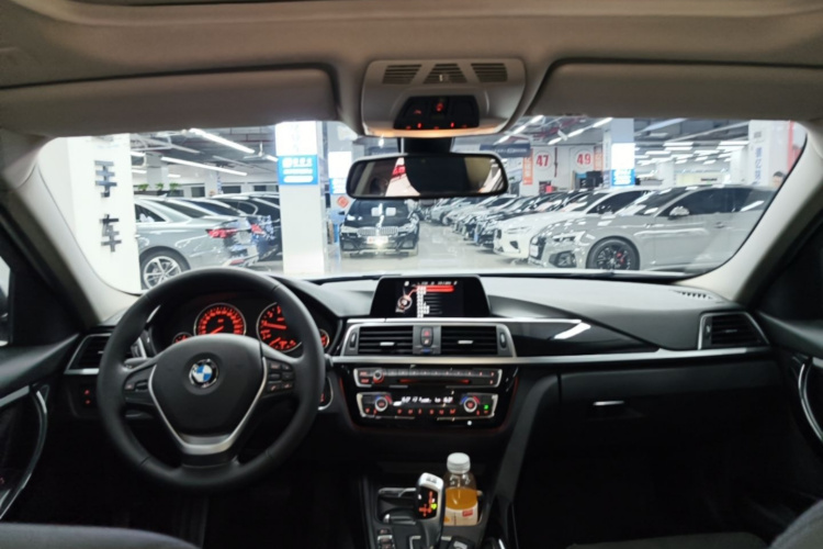 BMW 3 Series 2016 immagine di auto #18