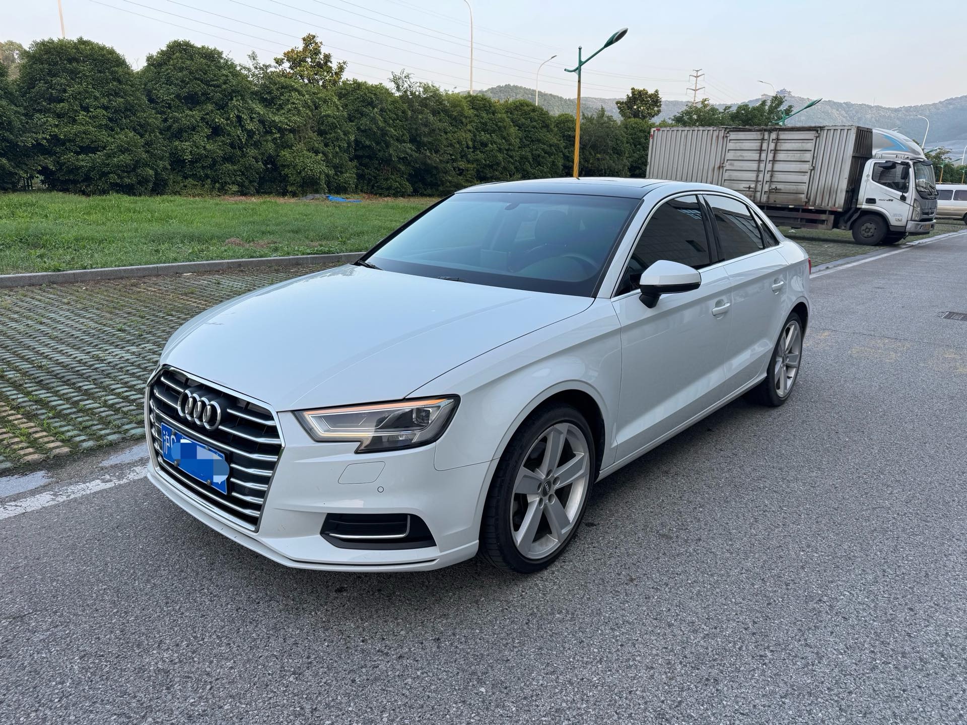 Audi A3 2017 car image 
