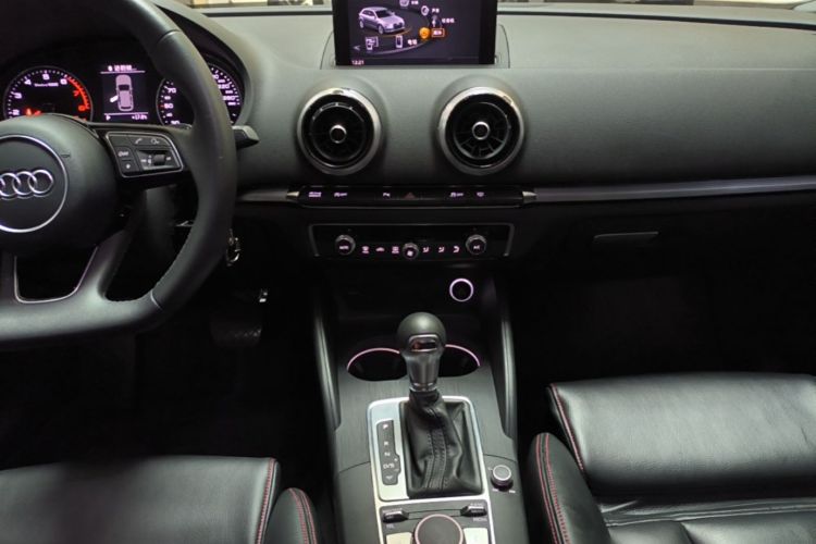 Audi A3 2018 car image #13