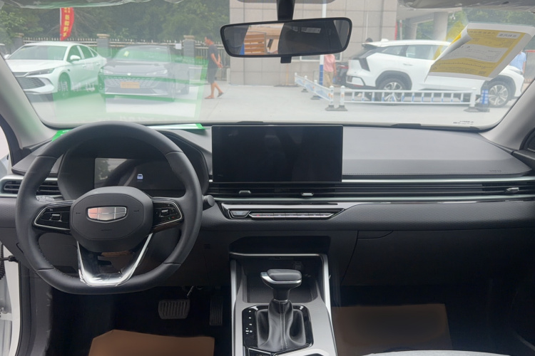 GEELY Emgrand 2025 immagine di auto #10