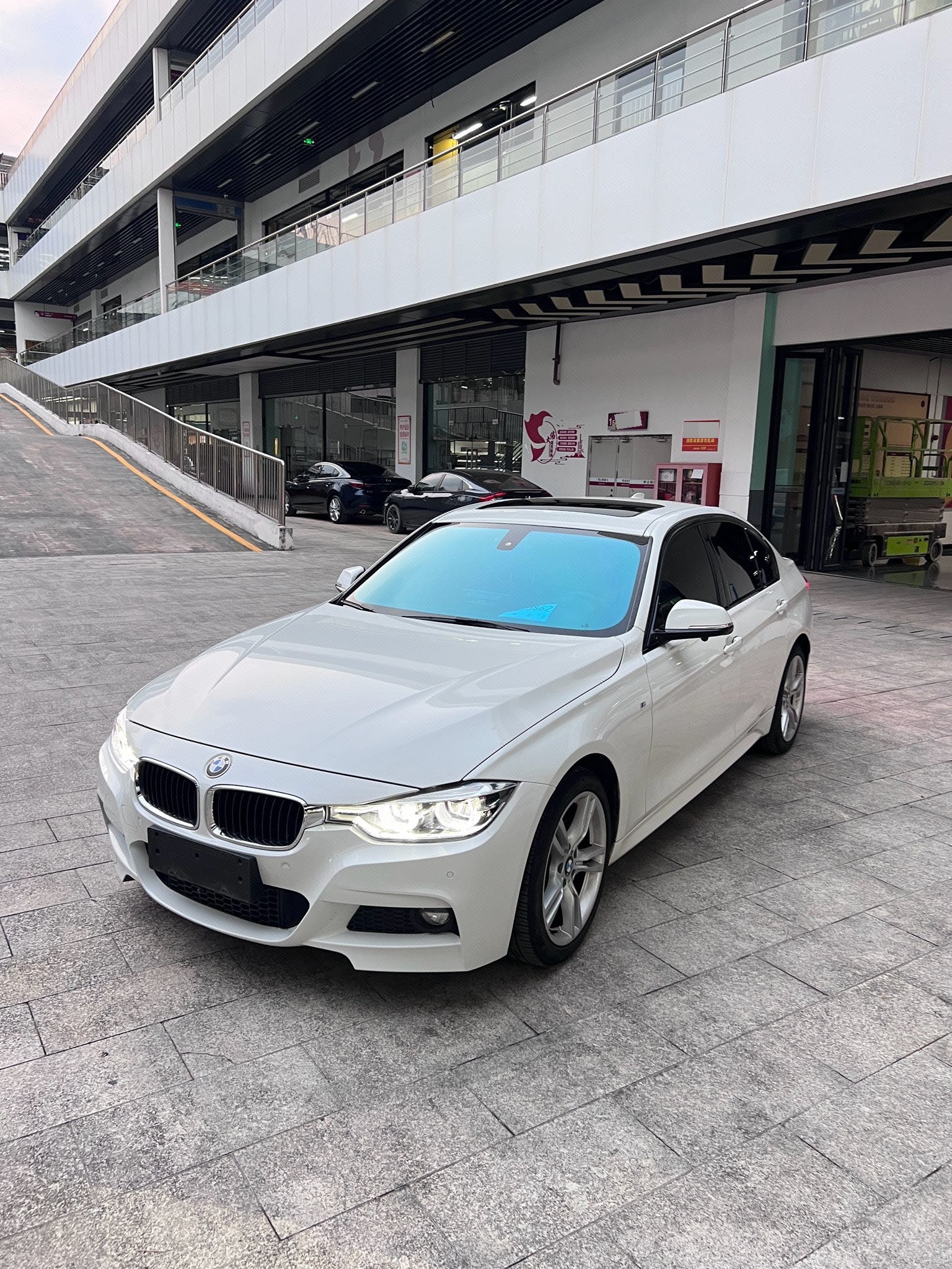 BMW 3 Series 2016 BMW 3 Series 2016 car image