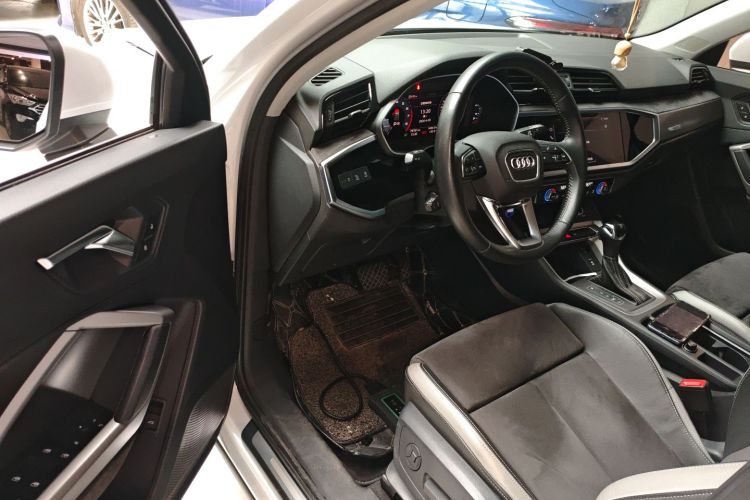 Audi Q3 2019 #16 Audi Q3 2019 car image #16