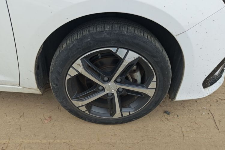 GEELY Emgrand L 2022 car image #9