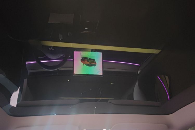 Tesla Model Y 2024 car image #18