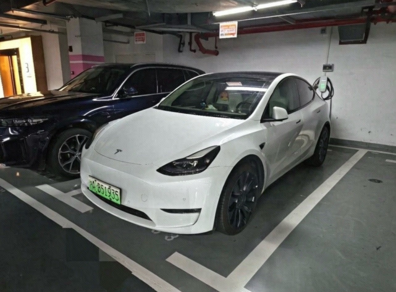 Tesla Model Y 2022 Tesla Model Y 2022 car image