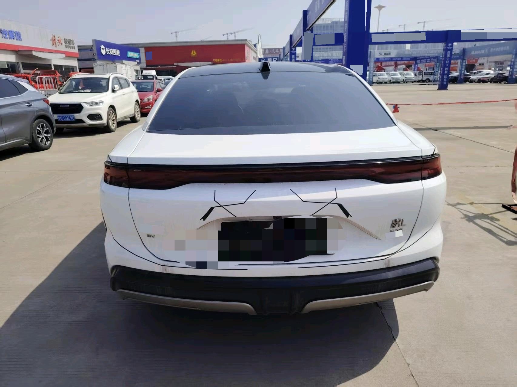 BYD HanL 2025 car image #2
