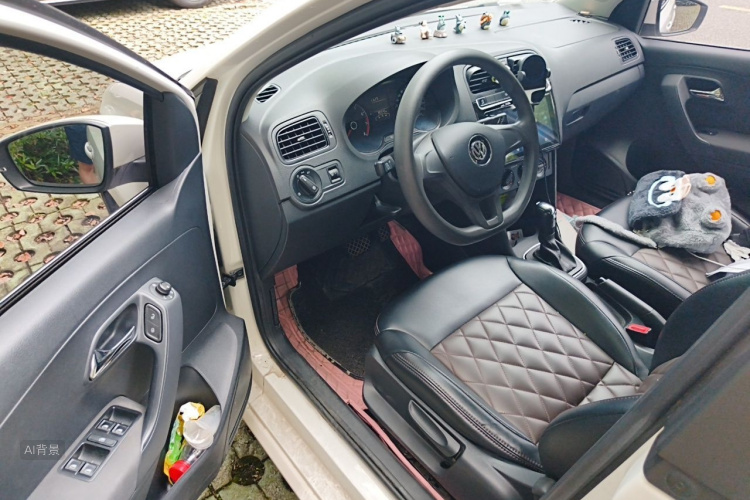 Volkswagen Polo 2019 car image #18