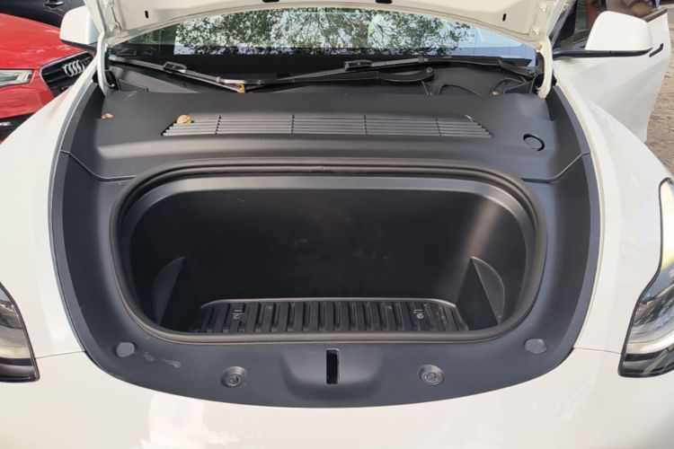 Tesla Model Y 2022 #20 Tesla Model Y 2022 car image #20