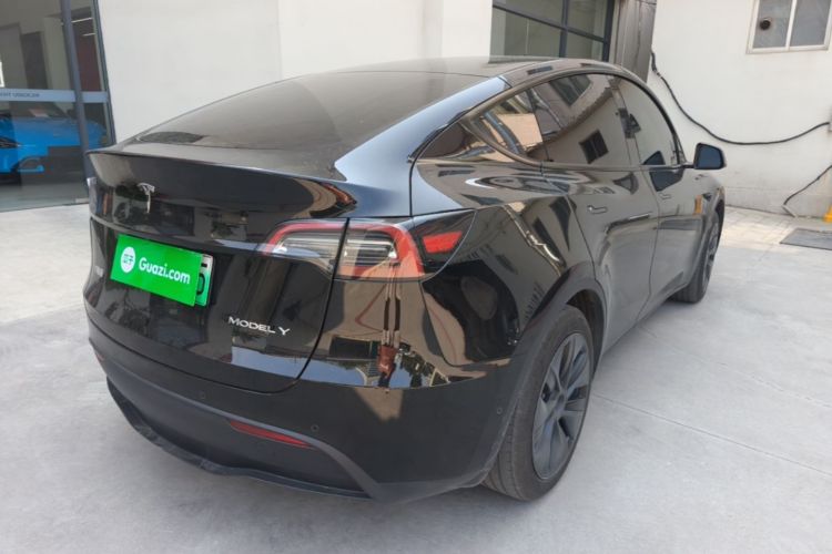 Tesla Model Y 2023 #7 Tesla Model Y 2023 car image #7