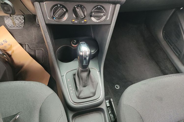 Volkswagen Polo 2016 #14 Volkswagen Polo 2016 car image #14