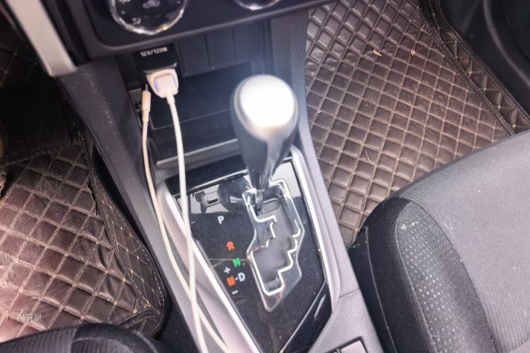 Toyota Corolla 2017 car image #16