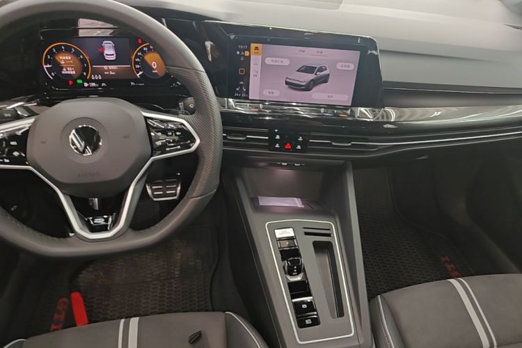 Volkswagen Golf 2023 car image #17
