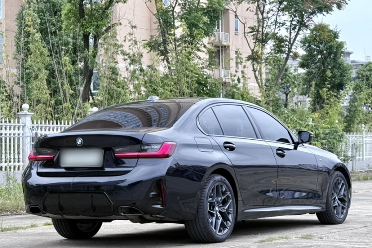 BMW 3 Series 2026 car image #9