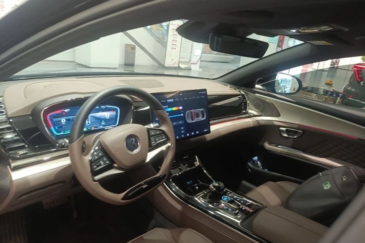 BYD Han 2023 car image #20