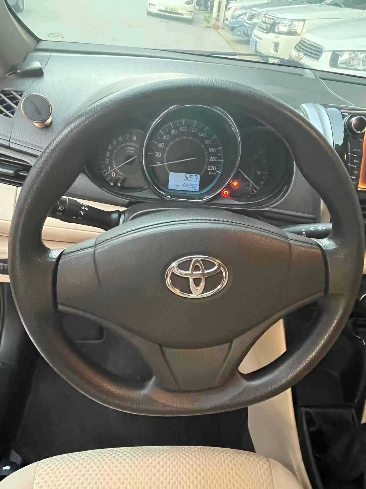 Toyota Vios 2015 car image #2