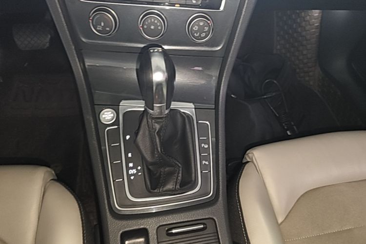 Volkswagen Golf 2017 #18 Volkswagen Golf 2017 car image #18