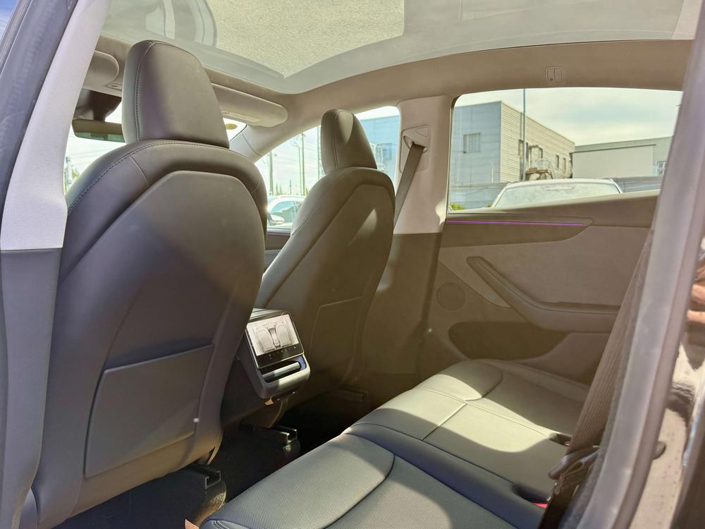 Tesla Model Y 2025 #8 Tesla Model Y 2025 car image #8