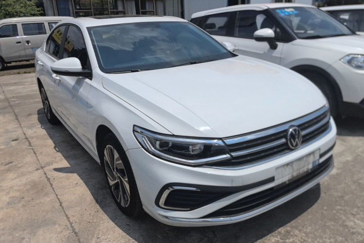 Volkswagen Bora 2025 car image #4