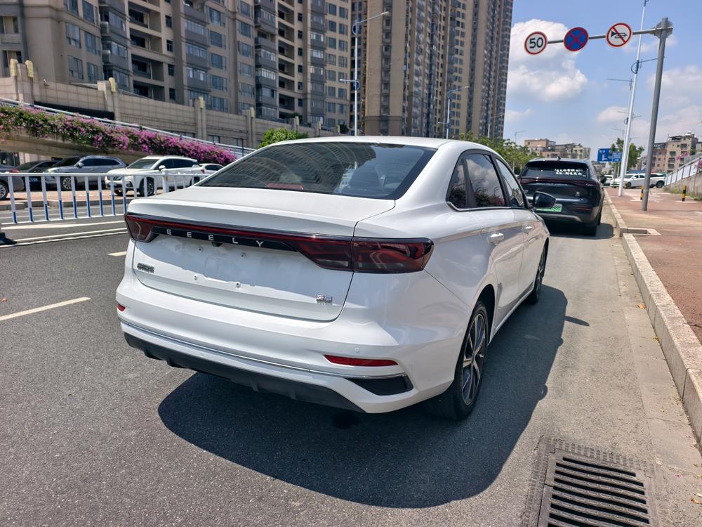 GEELY Emgrand 2022 car image #6