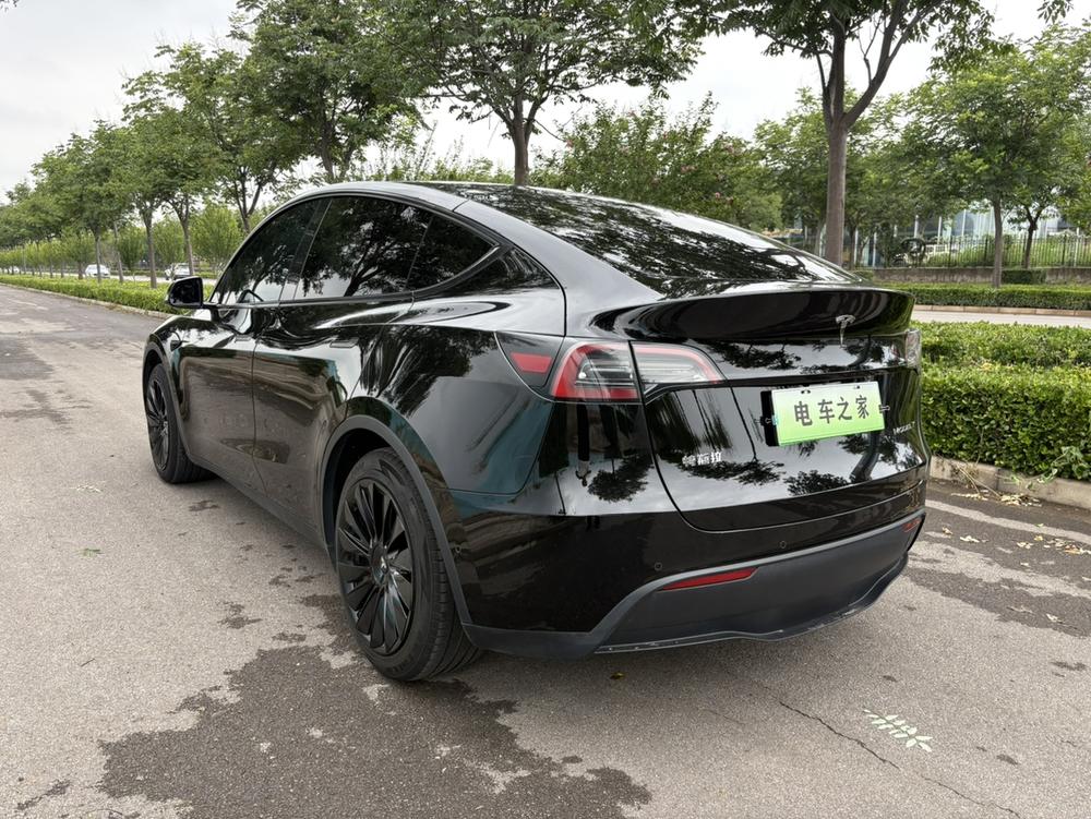 Tesla Model Y 2024 car image #5