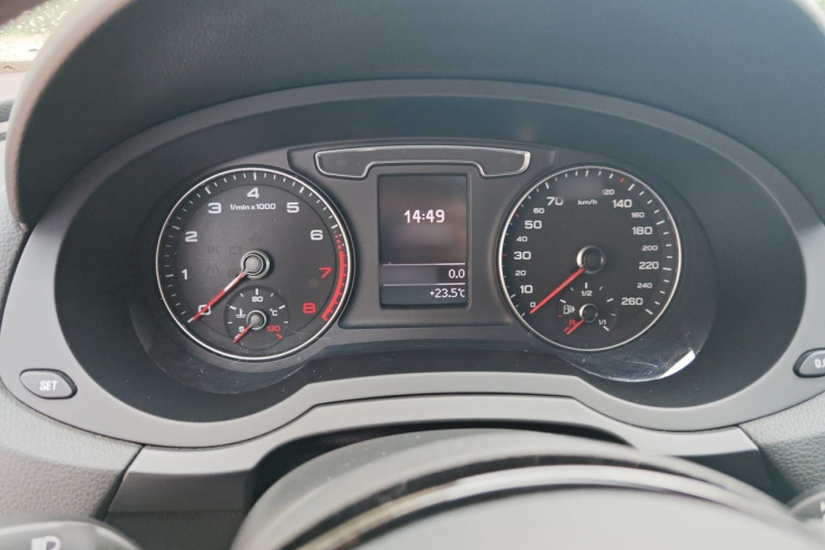 Audi Q3 2017 immagine di auto #16