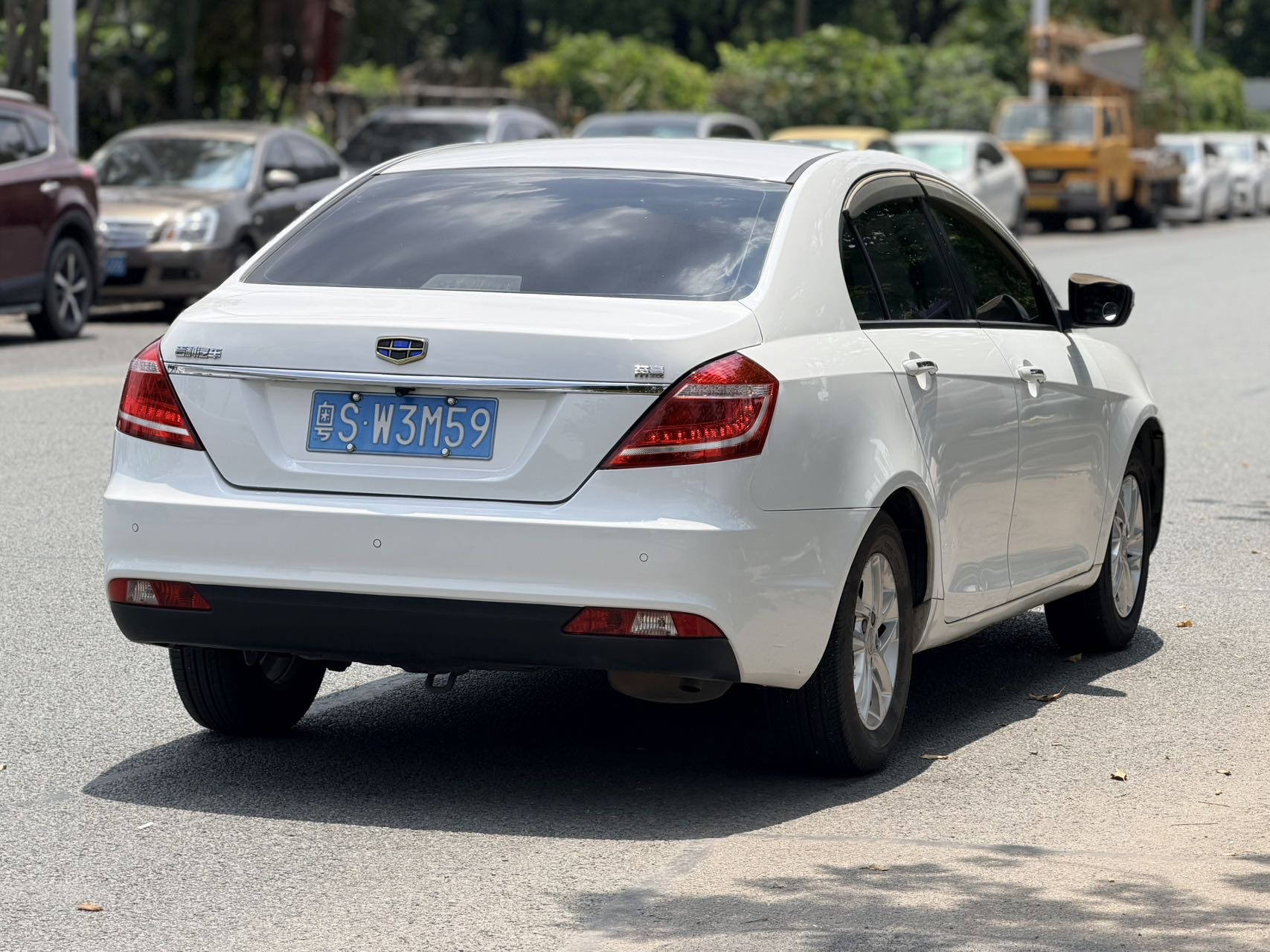 GEELY Emgrand 2016 #11 GEELY Emgrand 2016 car image #11