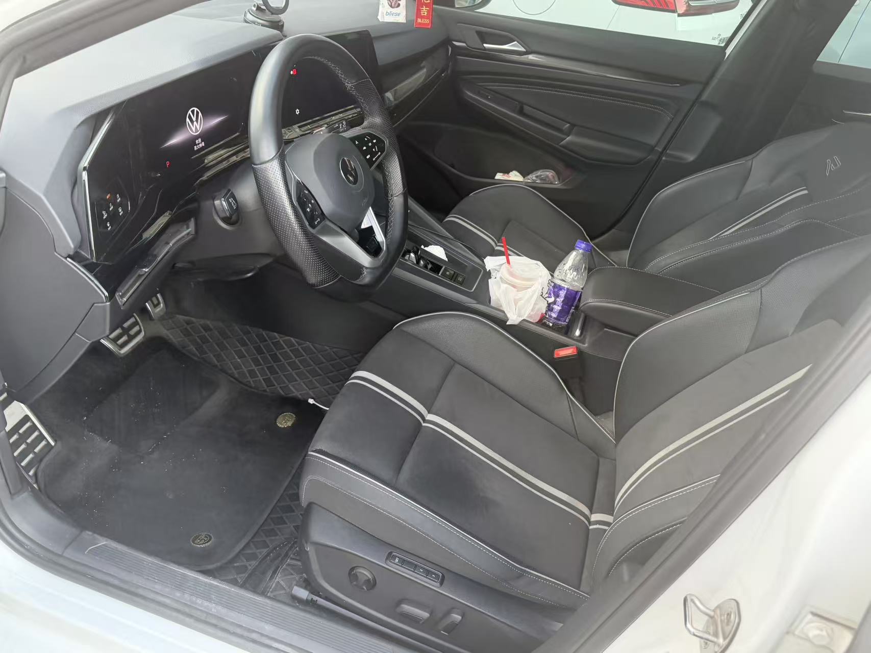 Volkswagen Golf 2022 car image #3