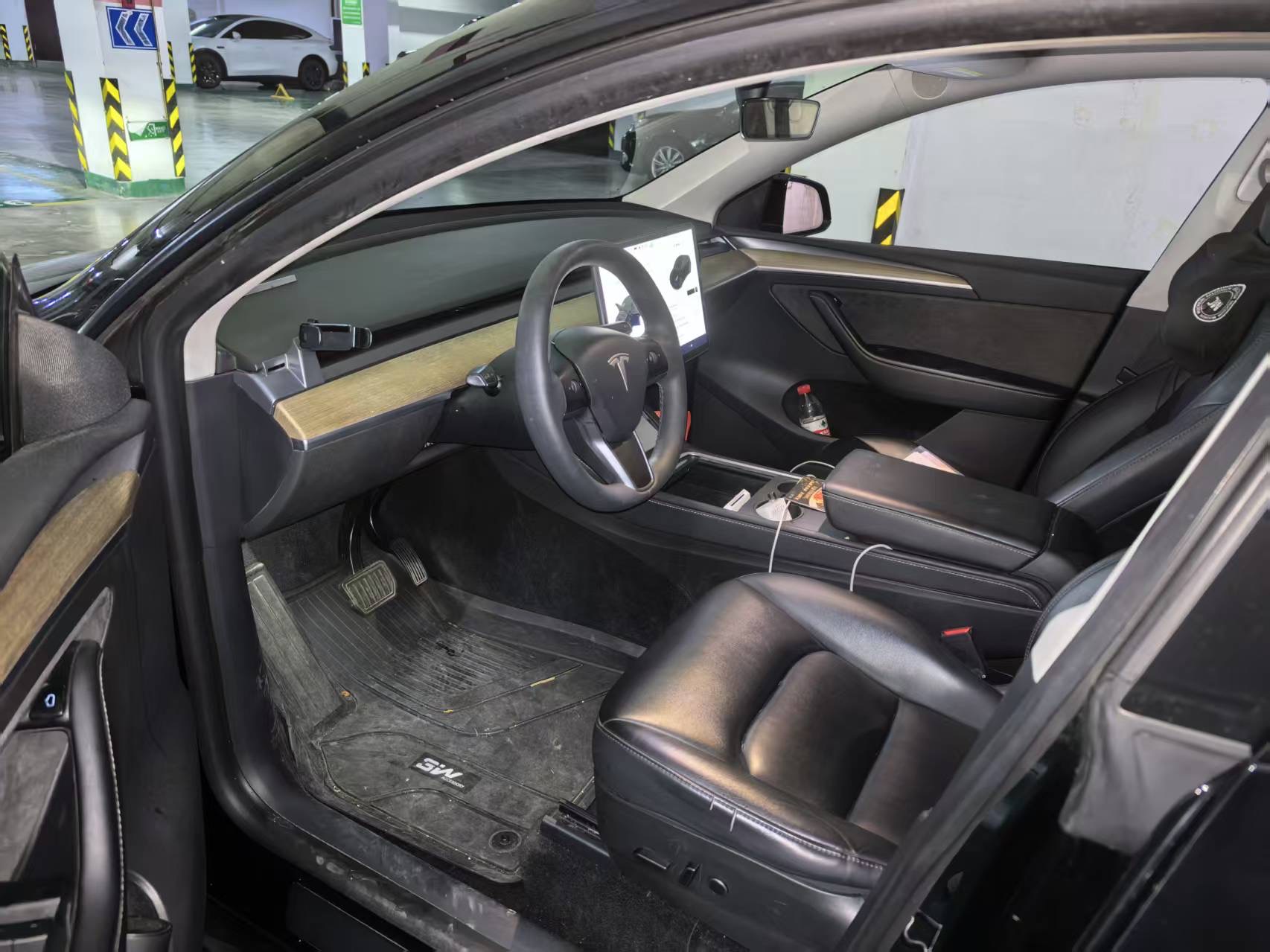 Tesla Model Y 2021 #4 Tesla Model Y 2021 car image #4
