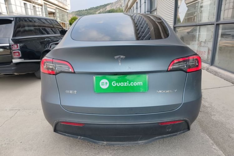 Tesla Model Y 2023 #4 Tesla Model Y 2023 car image #4