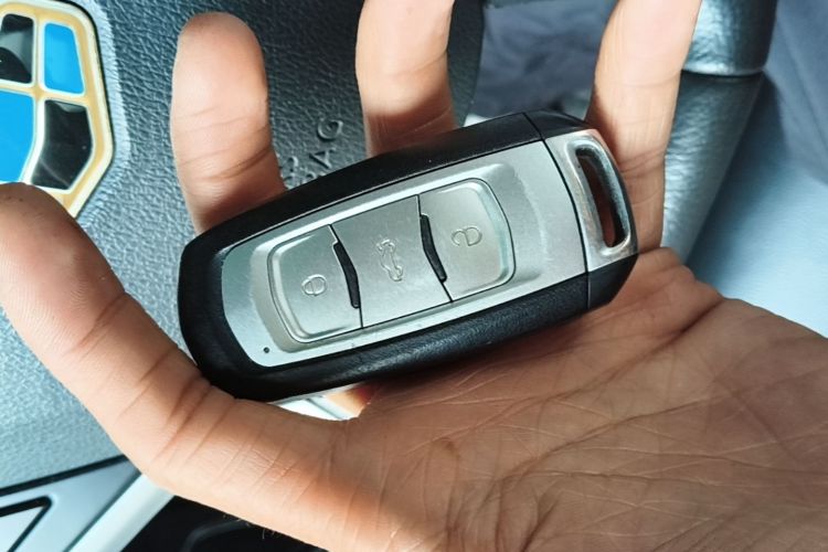 GEELY Emgrand 2016 car image #9