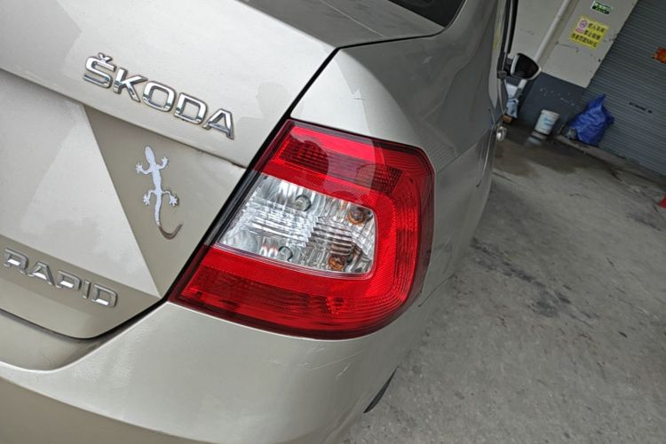 Skoda Rapid 2016 #8 Skoda Rapid 2016 car image #8
