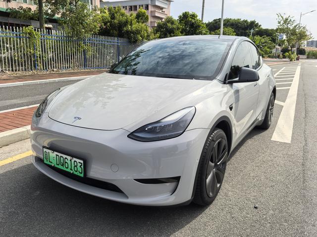 Tesla Model Y 2023 #10 Tesla Model Y 2023 immagine di auto #10