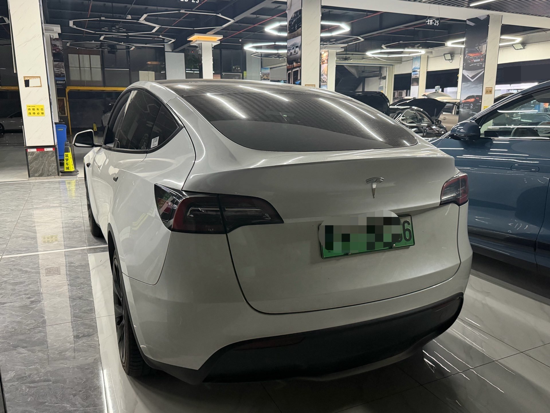 Tesla Model Y 2024 #3 Tesla Model Y 2024 صورة سيارة #3