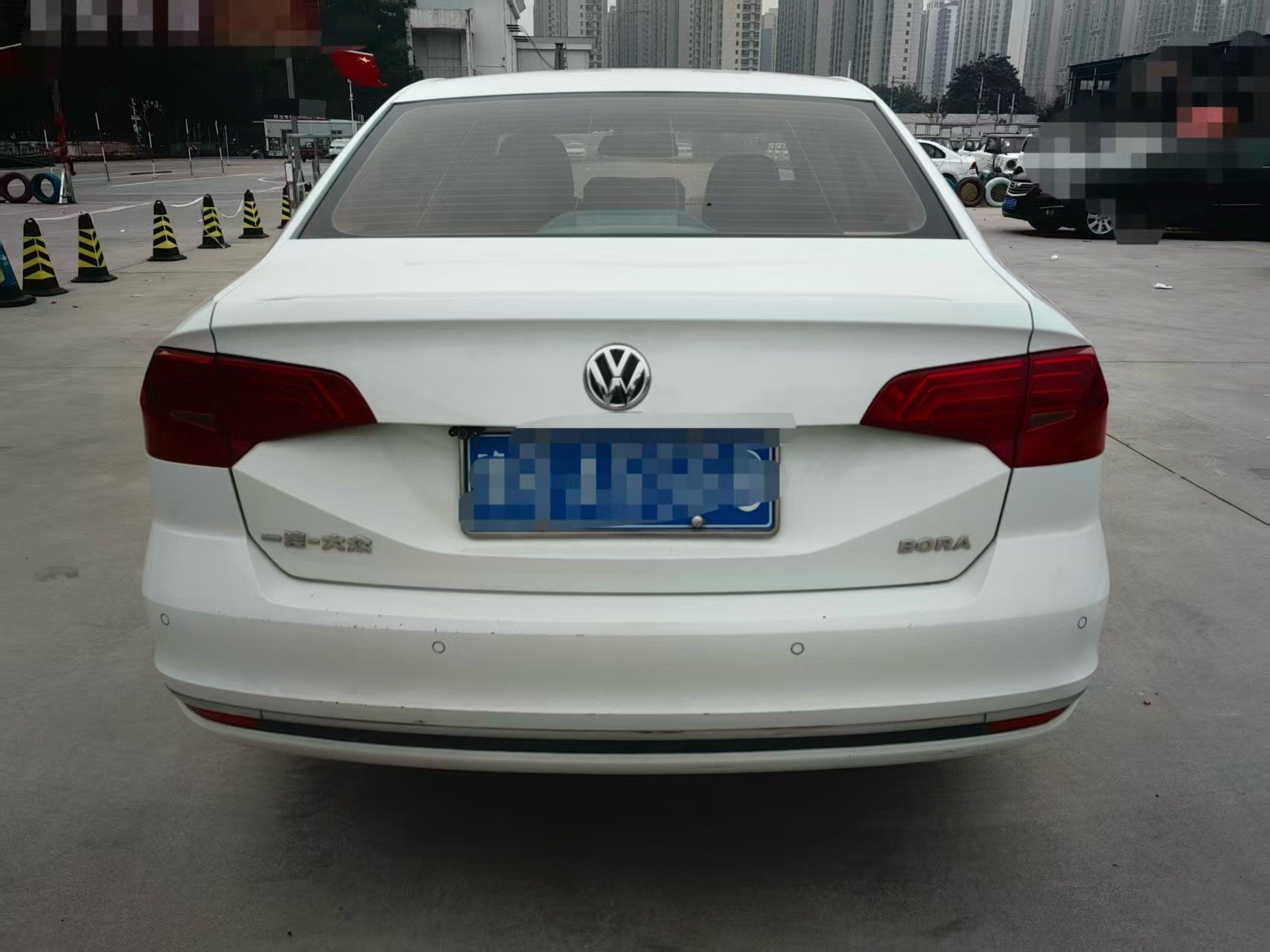 Volkswagen Bora 2016 car image #4