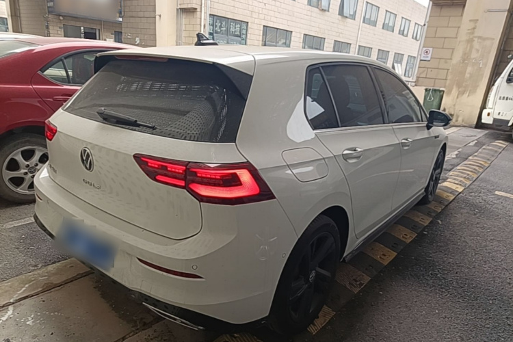 Volkswagen Golf 2022 car image #7