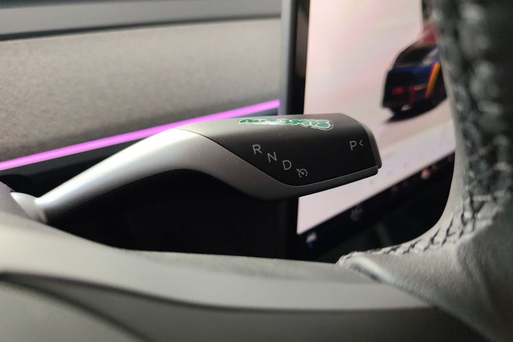 Tesla Model Y 2024 car image #14