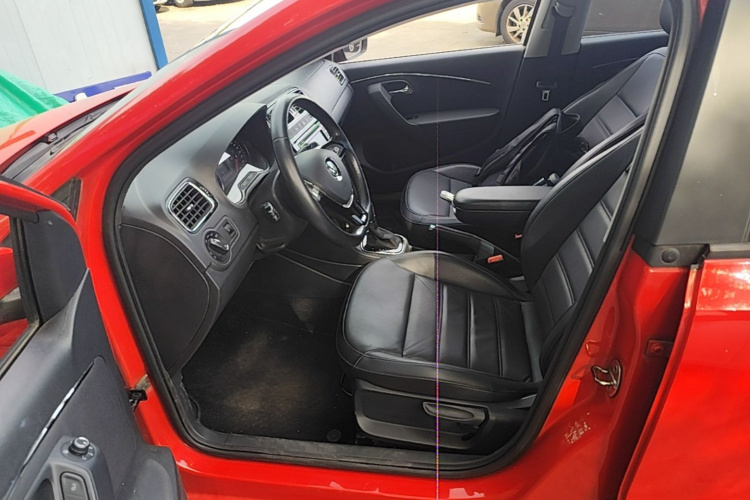 Volkswagen Polo 2015 immagine di auto #16