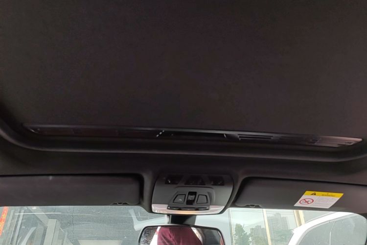 BMW 3 Series 2019 car image #18