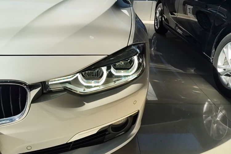 BMW 3 Series 2016 car image #23