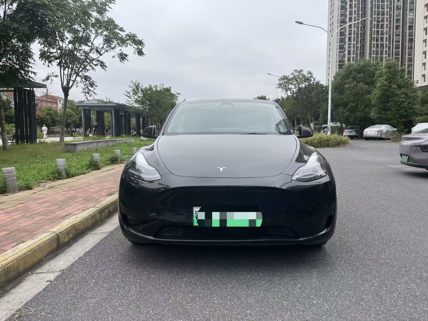 Tesla Model Y 2023 #2 Tesla Model Y 2023 car image #2