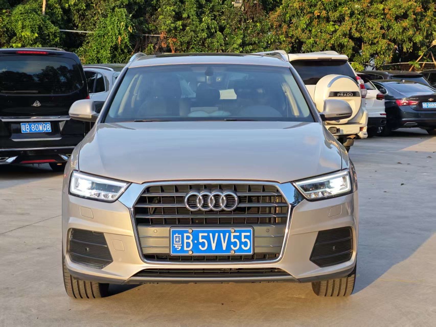 Audi Q3 2018 car image #3