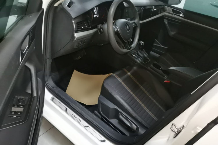 Volkswagen Lavida 2021 car image #15