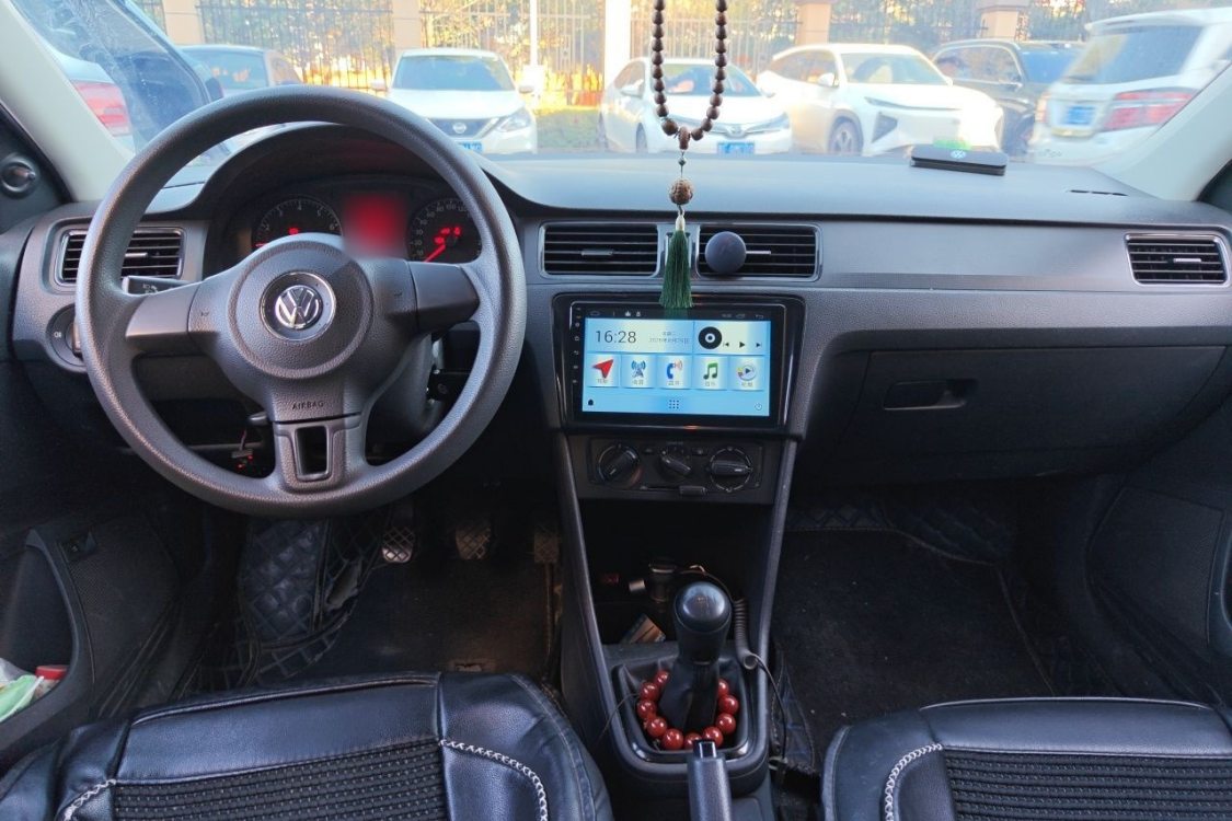 Volkswagen Santana 2018 car image #21