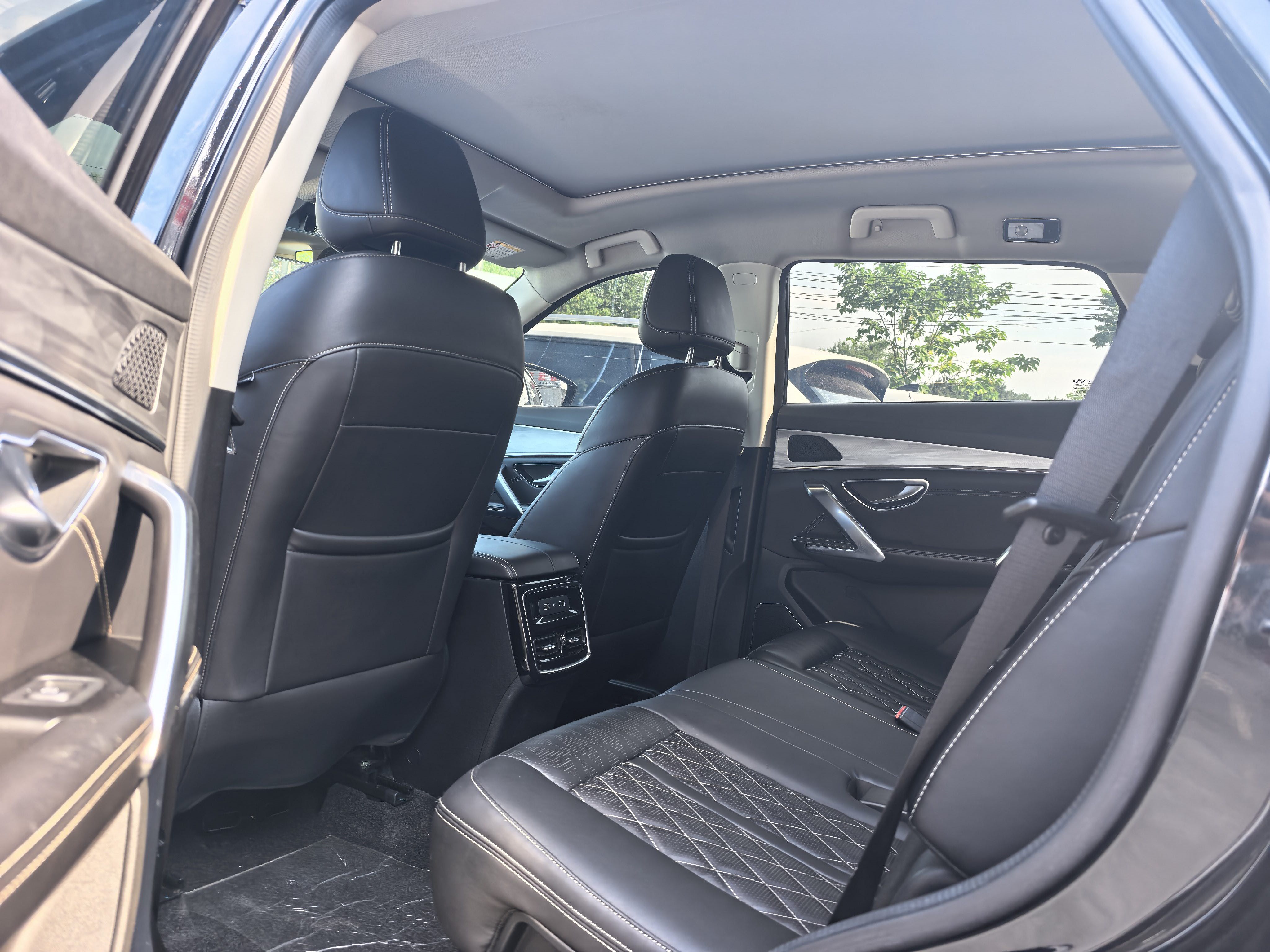 Jetour X70 PLUS 2023 car image #6