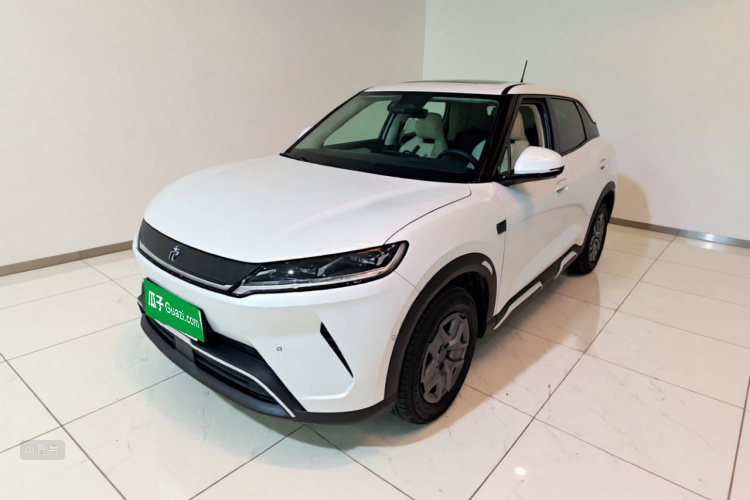 BYD YuanUP 2025 #2 BYD YuanUP 2025 car image #2
