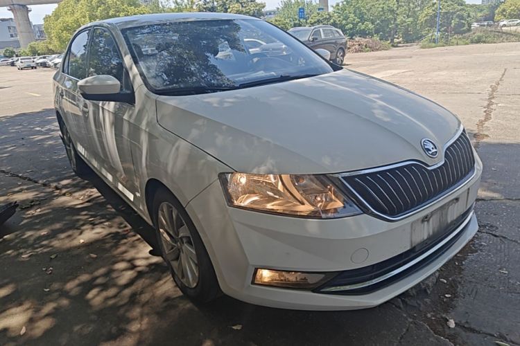 Skoda Rapid 2019 #4 Skoda Rapid 2019 image de voiture #4
