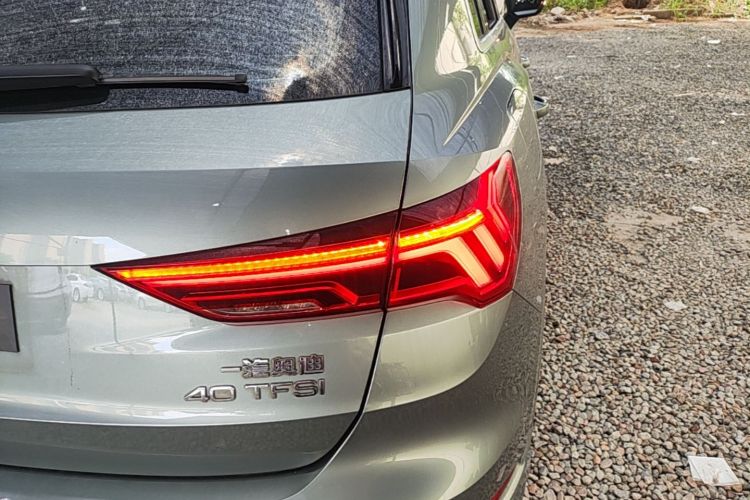 Audi Q3 2021 #8 Audi Q3 2021 صورة سيارة #8