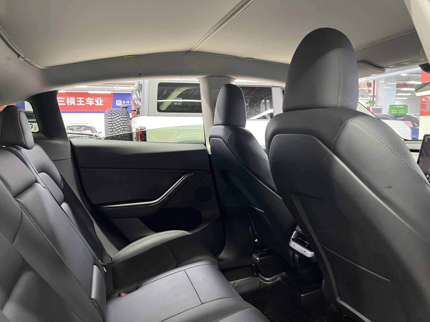 Tesla Model Y 2022 #17 Tesla Model Y 2022 car image #17